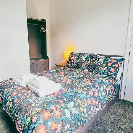 Cozy Room In Modern House Near Nottingham Buitenkant foto
