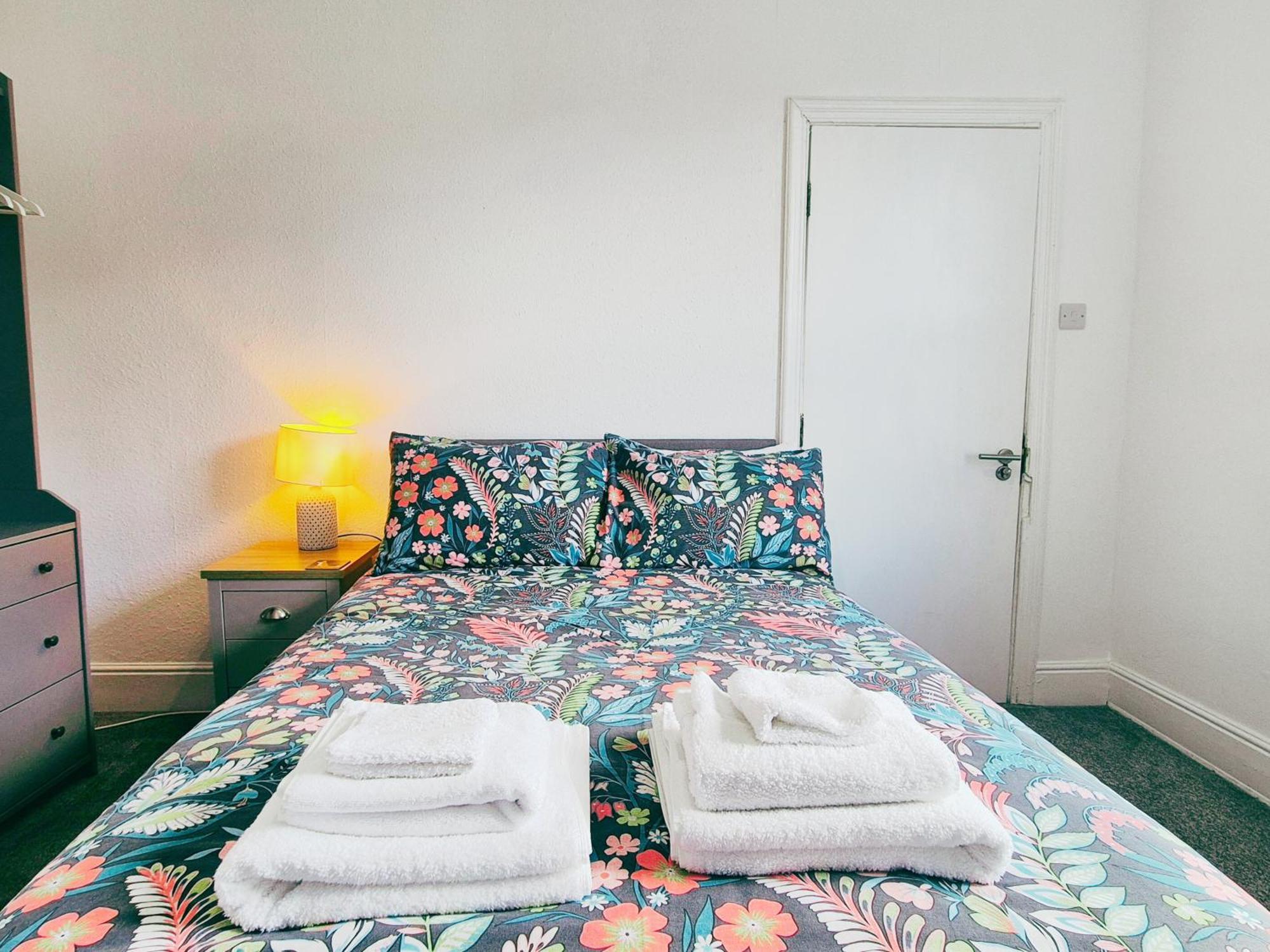 Cozy Room In Modern House Near Nottingham Buitenkant foto