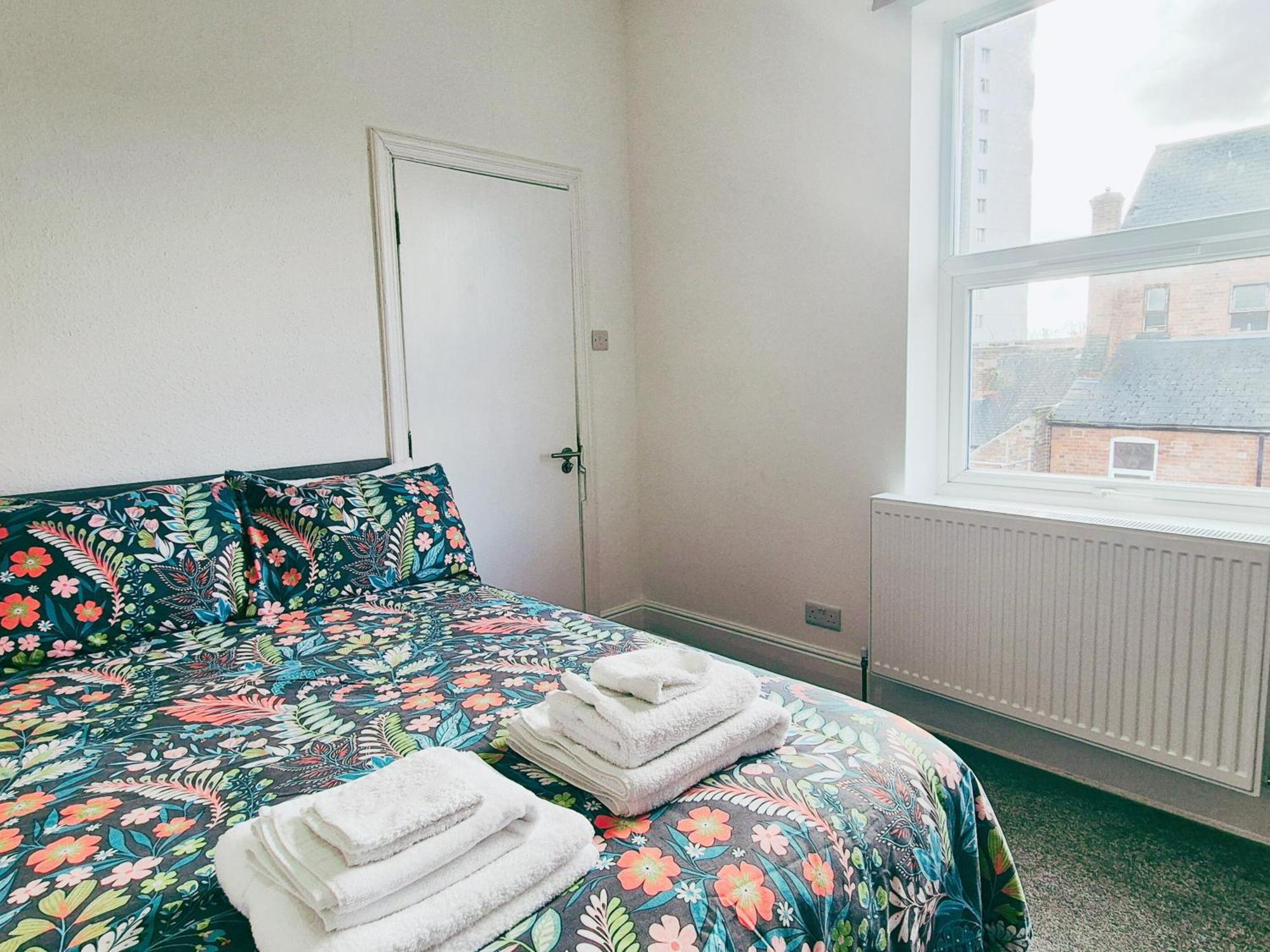 Cozy Room In Modern House Near Nottingham Buitenkant foto
